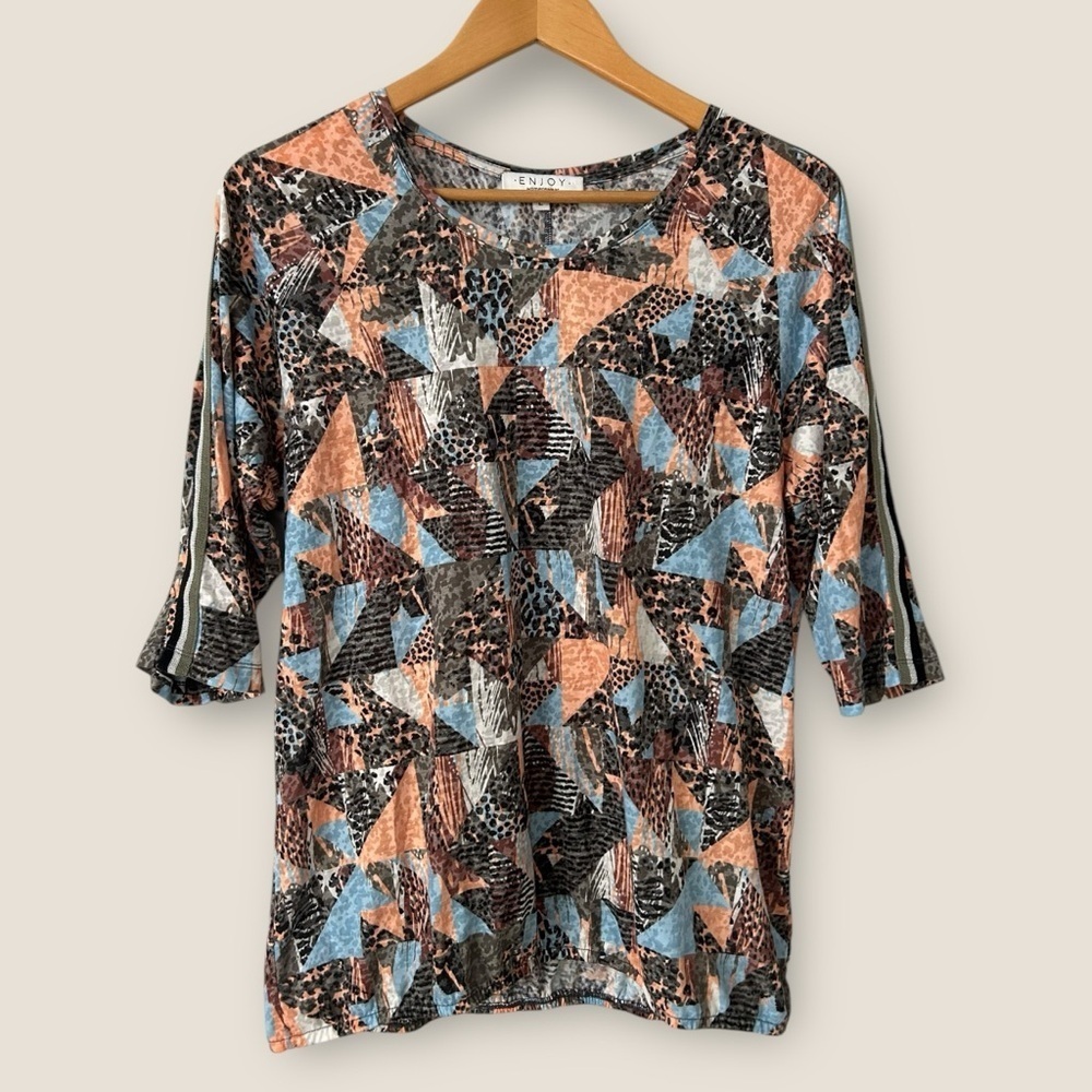 Enjoy Geometric 3/4 Sleeve Top
